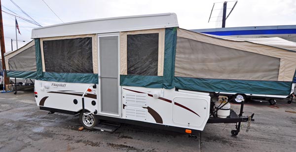 Custom Flagstaff 829 camping trailer